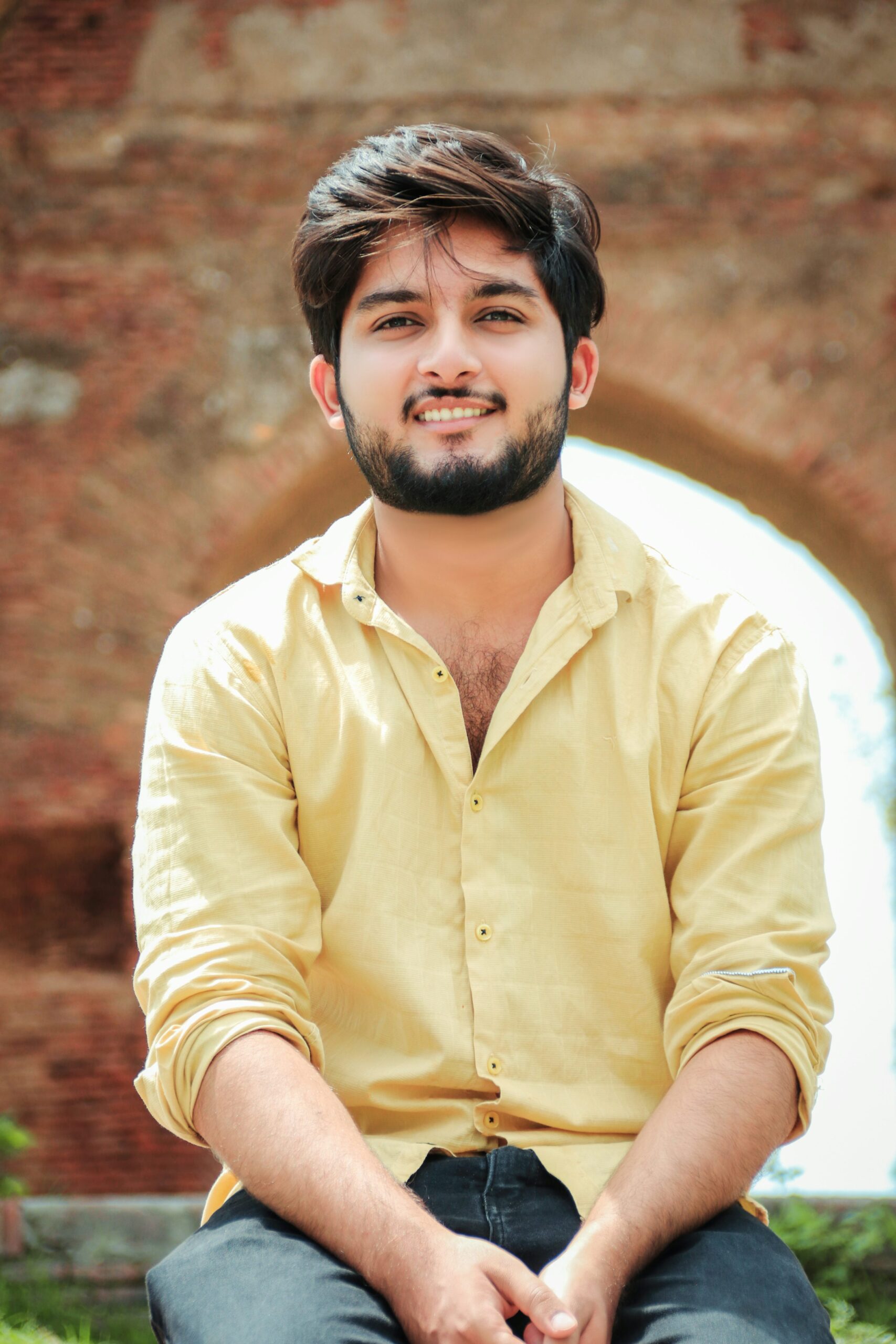 photo-1629125972679-3ce2e5567116